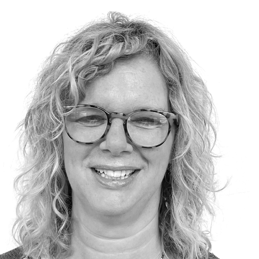 Head shot: Lou Mee